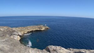 Photo of the entrency for the dive site Reqqa Point